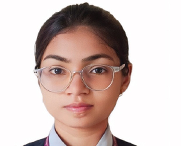 Manvi Jaiswal placed at TCS with 2.5 LPA package